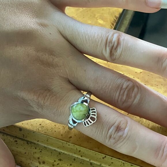 Natural Connemara Marble Sterling Silver Claddagh Ring Size 10 - Picture 4 of 9